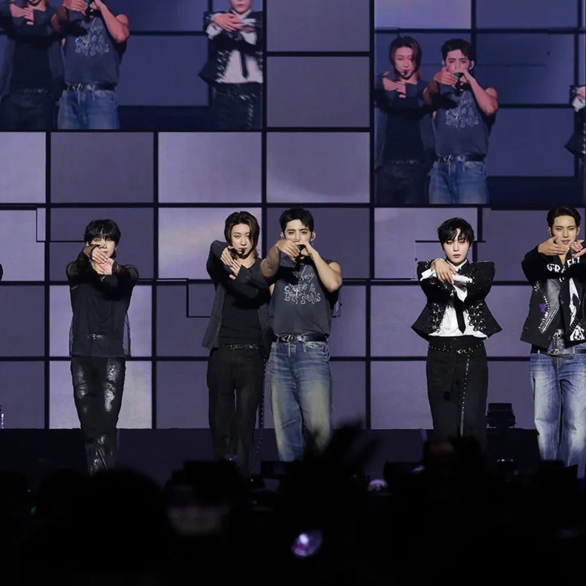 SEVENTEEN セブチ シンガポールVIP席特典フルセット NEWS | SEVENTEEN
